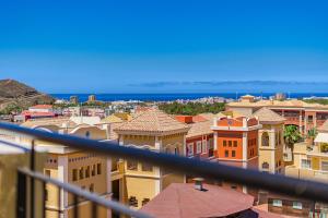 Heated Pool & Ocean Views Los Cristianos
