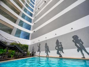 Panorama Premier Oceanfront Apartments by San Luxury
