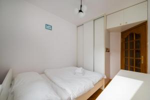 Metro Stokłosy Harmony Apartment by BookingHost