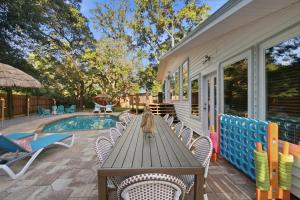 Fort Walton Fun Pool Hot Tub Games Firepit