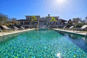 Lujosa Villa con vistas y piscina 16 personas