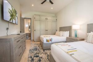Luxury Villa Retreat, Pool and close to the beach