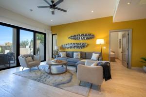 Luxury Villa Retreat, Pool and close to the beach