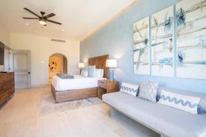 Luxury Villa Retreat, Pool and close to the beach