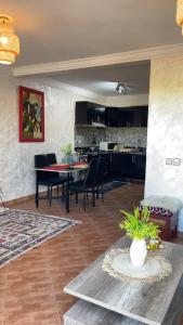 Apartment in the heart of Guéliz, Wi-Fi, air conditioning, city view