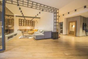 160 m Luxury Retreat Jacuzzi, Sauna & Free Parking