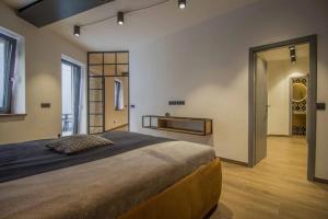 160 m Luxury Retreat Jacuzzi, Sauna & Free Parking