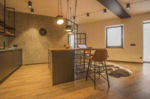 160 m Luxury Retreat Jacuzzi, Sauna & Free Parking