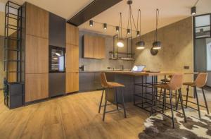 160 m Luxury Retreat Jacuzzi, Sauna & Free Parking