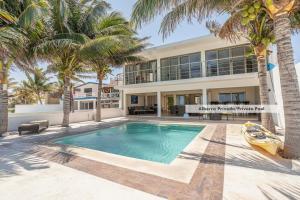 LaAndy Andys, casa frente al mar con piscina en