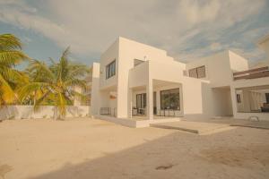 Diana Diana, casa frente al mar con piscina priv
