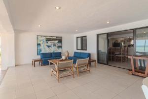 Remos, casa frente al mar con piscina