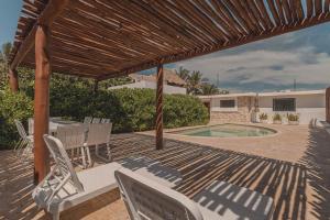 Remos, casa frente al mar con piscina