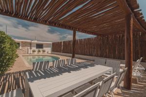 Remos, casa frente al mar con piscina