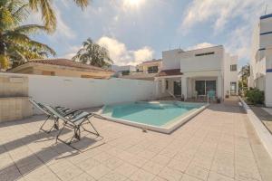 Villa Butu, Frente al mar