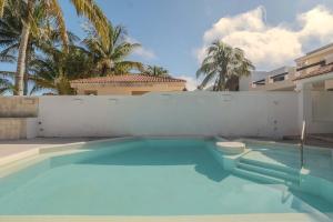 Villa Butu, Frente al mar