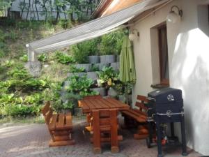 Holiday Home in Kretowiny near Lake