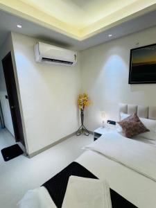 The Grand Luxury Ruby Suites