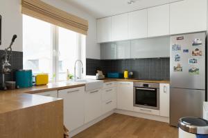 76 m Apt, Garage, 2 Beds, AC, Koneser