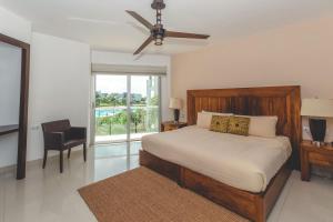 3BR Resort Condo - Corasol - Direct Beach Access