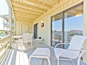 Lighthouse Point 4B