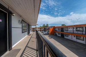 Coast Dawson Creek Hotel