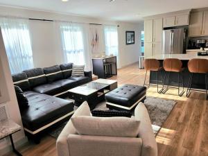 New 3 bedroom large yard with RV Power