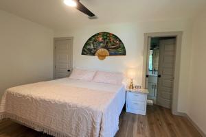 New 3 bedroom large yard with RV Power