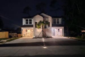 New 3 bedroom large yard with RV Power