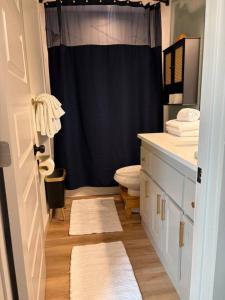 New 3 bedroom large yard with RV Power