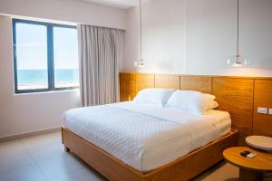Costa Elegante Hotel & Suites