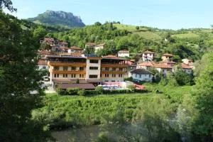 Family Hotel Enica - Teteven