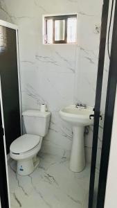 Room with private bathroom, Casa Ingenieros 1
