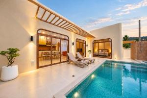 Azure Tropical Pool Villas