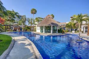 Stylish Villa. Walk to Beach, Dining & Fun