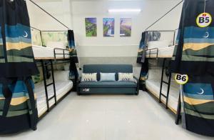 ALOHA SAIGON HOSTEL - Less-touristy location, Spacious rooms, Bathroom with a glass partition, airport - train station proximity