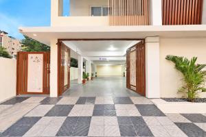 FabHotel Narayani Grand