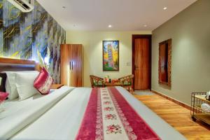 Hotel Mannat Crown l Hotel Near Rohini East Metro Station 3-star Hotel l Rohini , New Delhi, India, Delhi