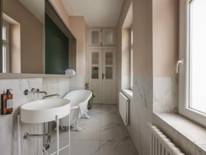 Stradom by Fragola Collection