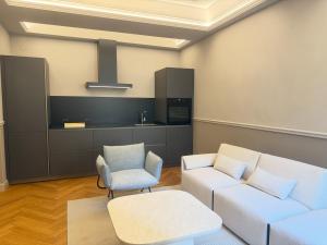 Porcelain Florence Apartment