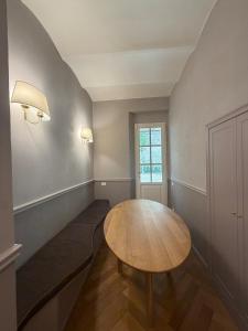 Porcelain Florence Apartment