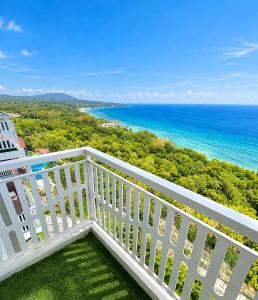 Tropical Escape in Panglao Ocean View & Pool C-1019