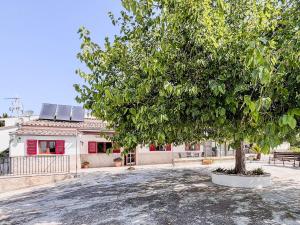 Agradable Casa Rural & piscina, Ca Na Venta