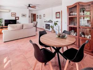 Agradable Casa Rural & piscina, Ca Na Venta