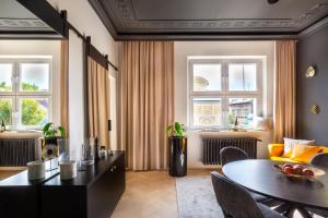 Eclectic 2-bed apartment by Fragola
