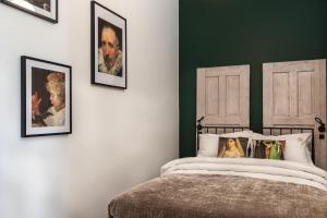 Eclectic 2-bed apartment by Fragola