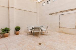 Granada 21 Double Suite with Terrace by Invalencia
