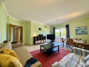 Vilamoura Typical 5 With Pool by Homing