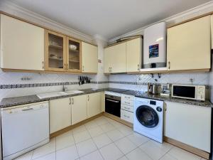 Vilamoura Typical 5 With Pool by Homing