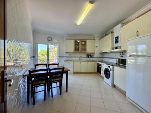 Vilamoura Typical 5 With Pool by Homing